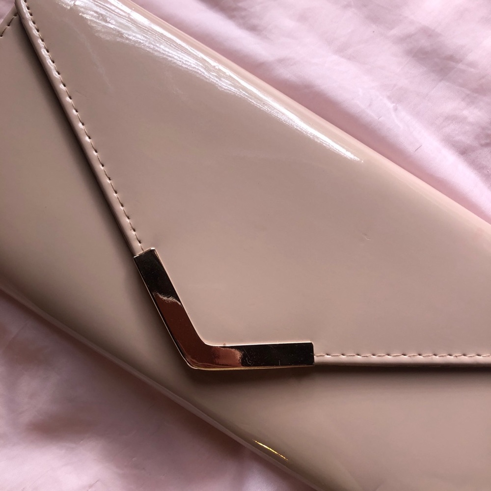 Nude Clutch